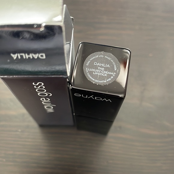 Wayne Goss Luxury Cream Lipstick - Dahlia - Picture 9 of 10